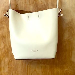 Coach: white leather, crossbody, purse